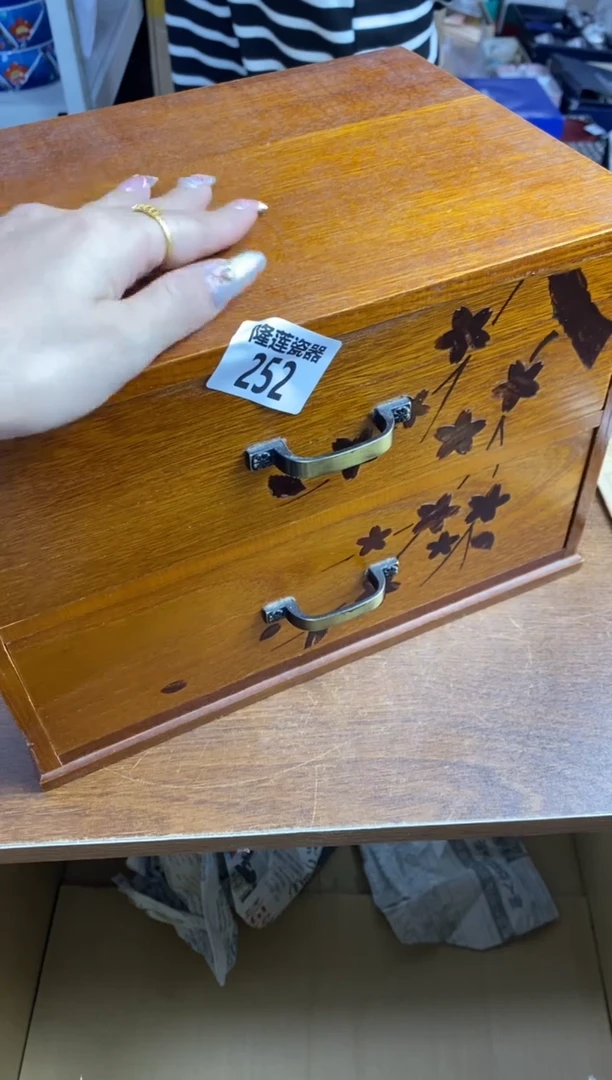 【闪购商品】瓷片隆莲瓷器欢迎大家
