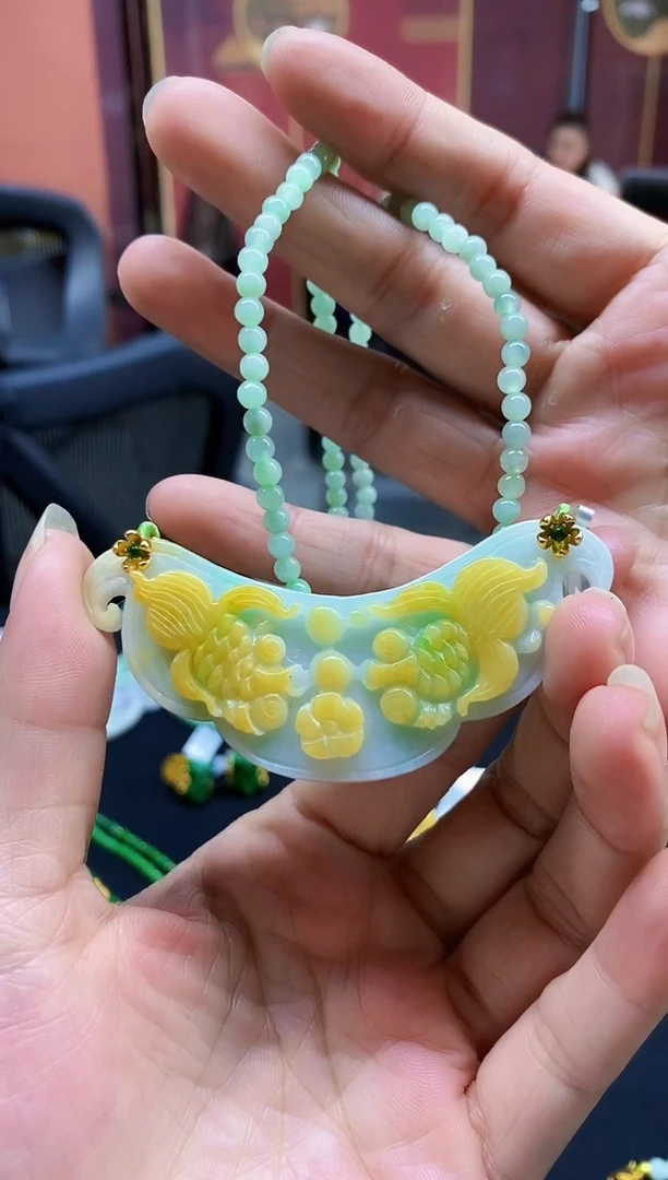 颈饰未镶嵌翡翠吊坠