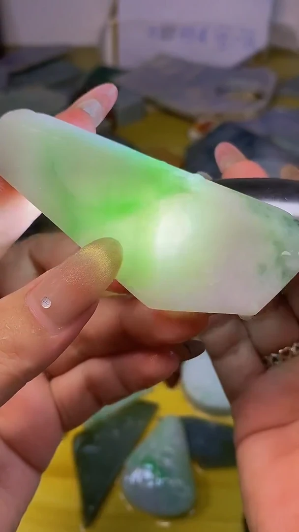 散珠翡翠天然缅甸翡翠A货011