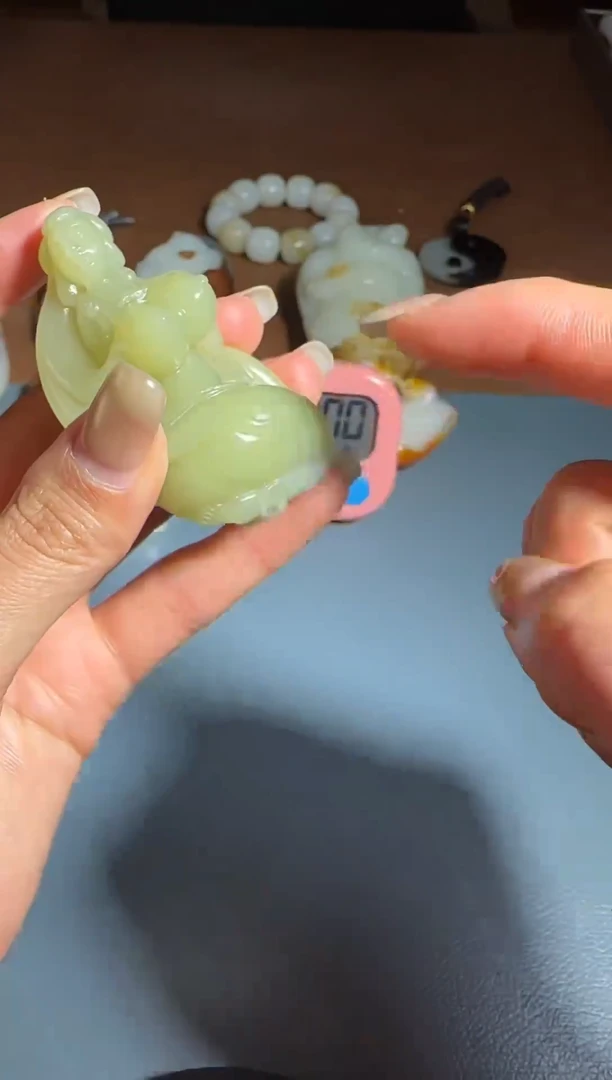 未镶嵌和田玉把件昆****玉和田玉