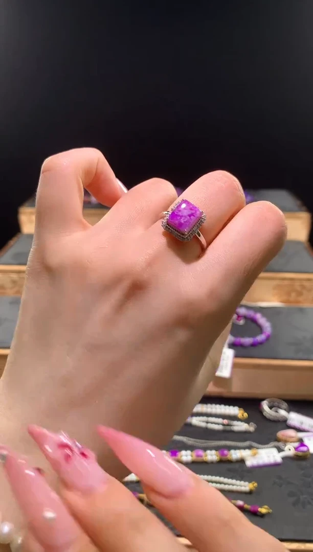 苏纪石（舒俱来）18K金镶嵌.戒指