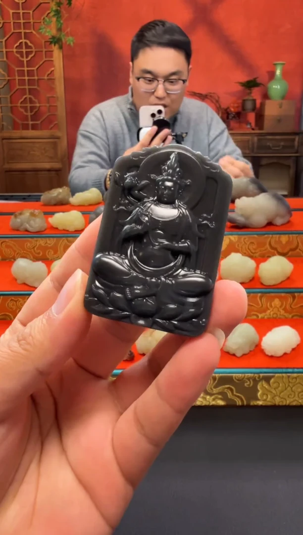 吊坠(赠链)未镶嵌和田玉观音