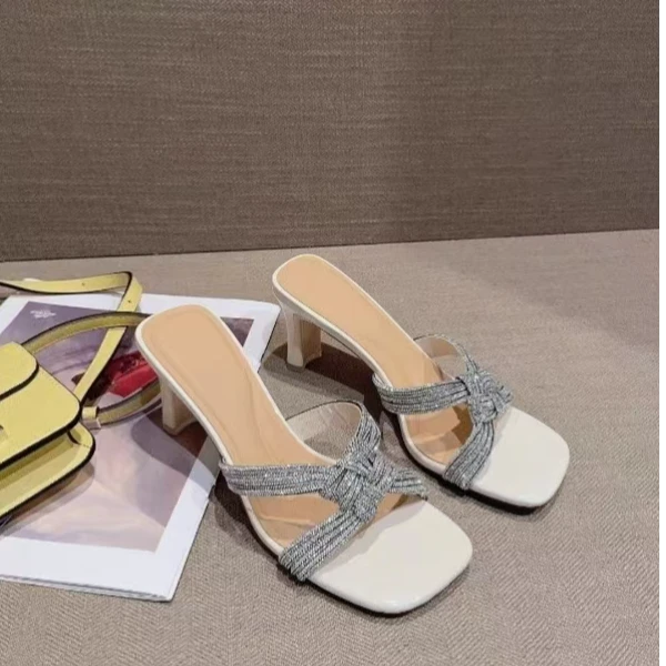 4B560   夏季新款时尚粗跟方头凉拖鞋