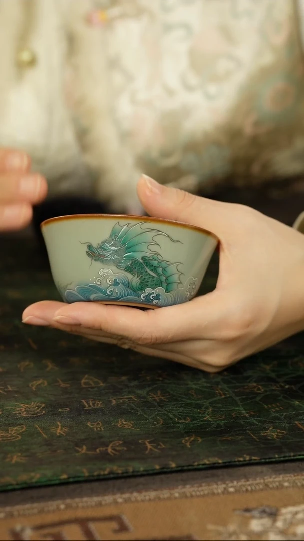 善窑厂汝窑手绘鱼化龙鸡缸杯