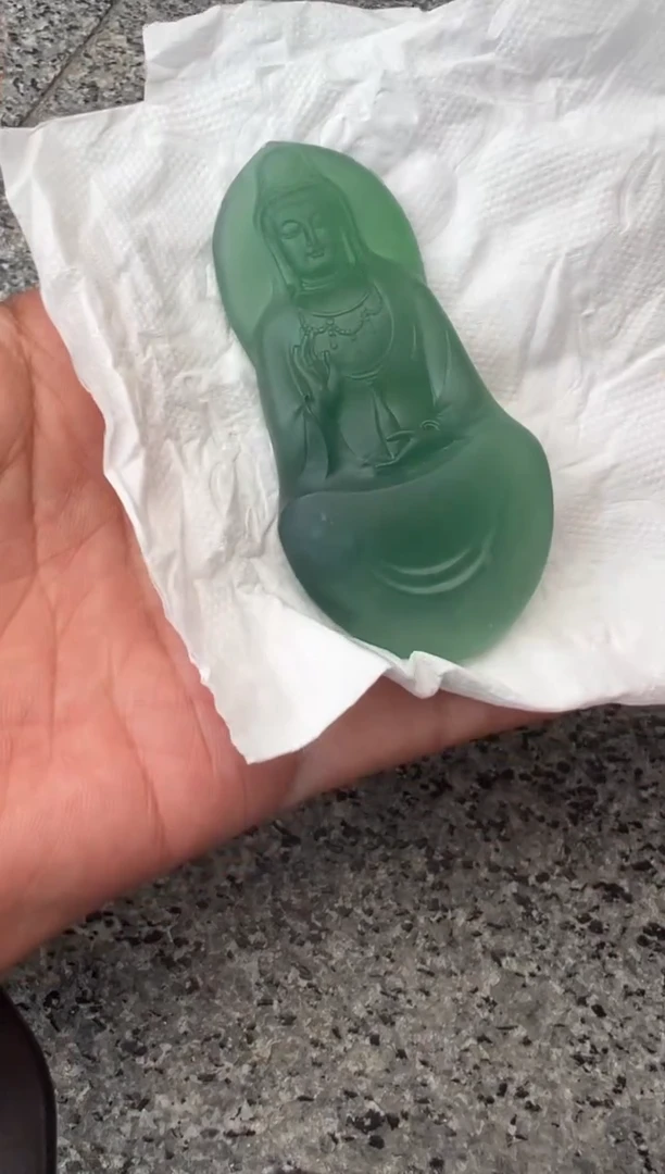 定制翡翠未镶嵌观音