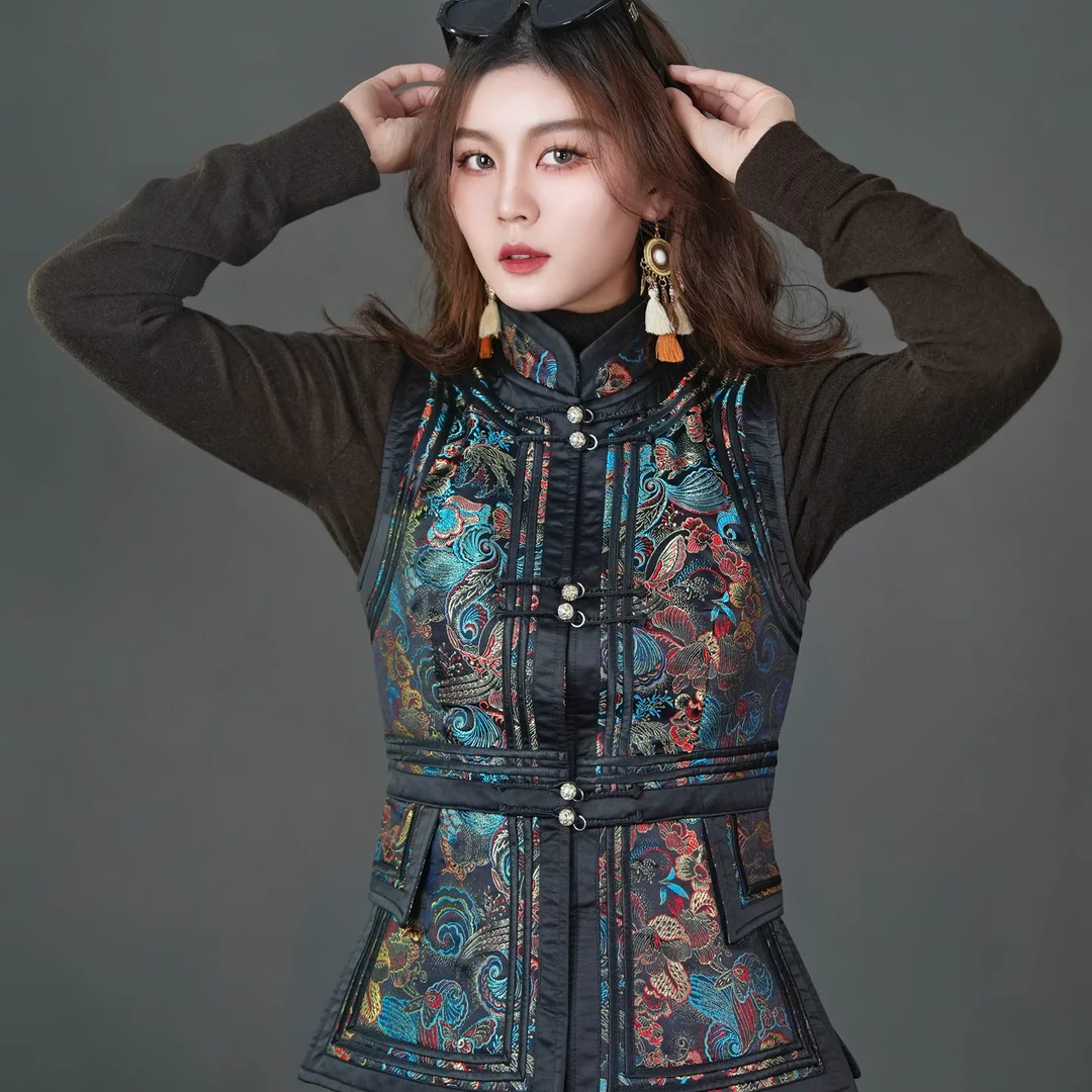 《高定马甲》蒙古元素新款民族风刺绣马甲提花缎面服饰手工马夹短款