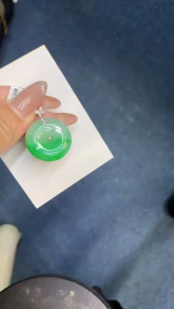 颈饰18K金镶嵌翡翠୧****:1