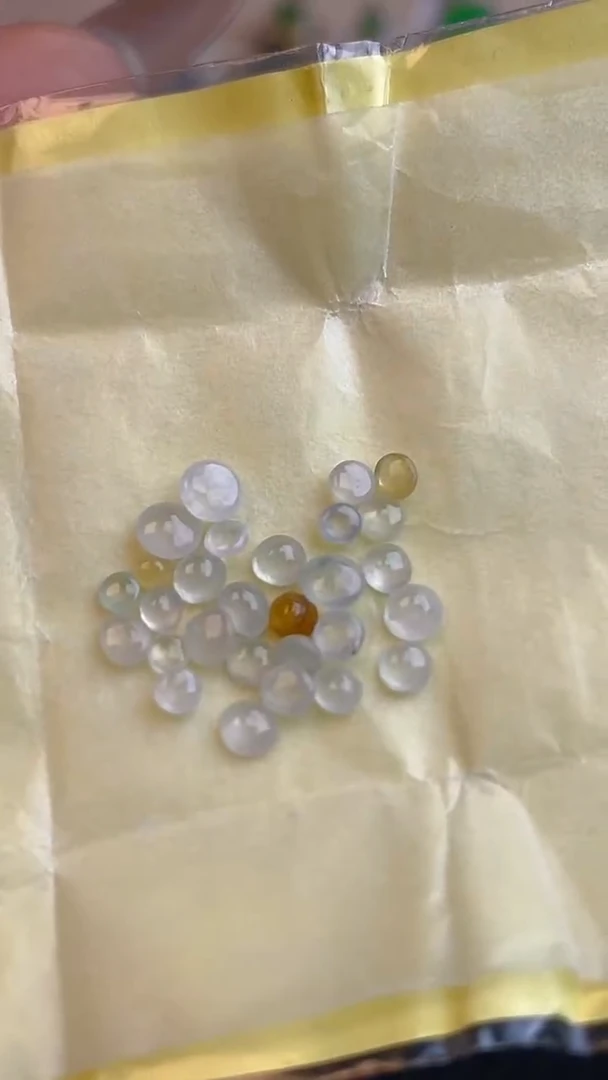 【闪购商品】翡翠耳饰未镶嵌天然A货翡翠3