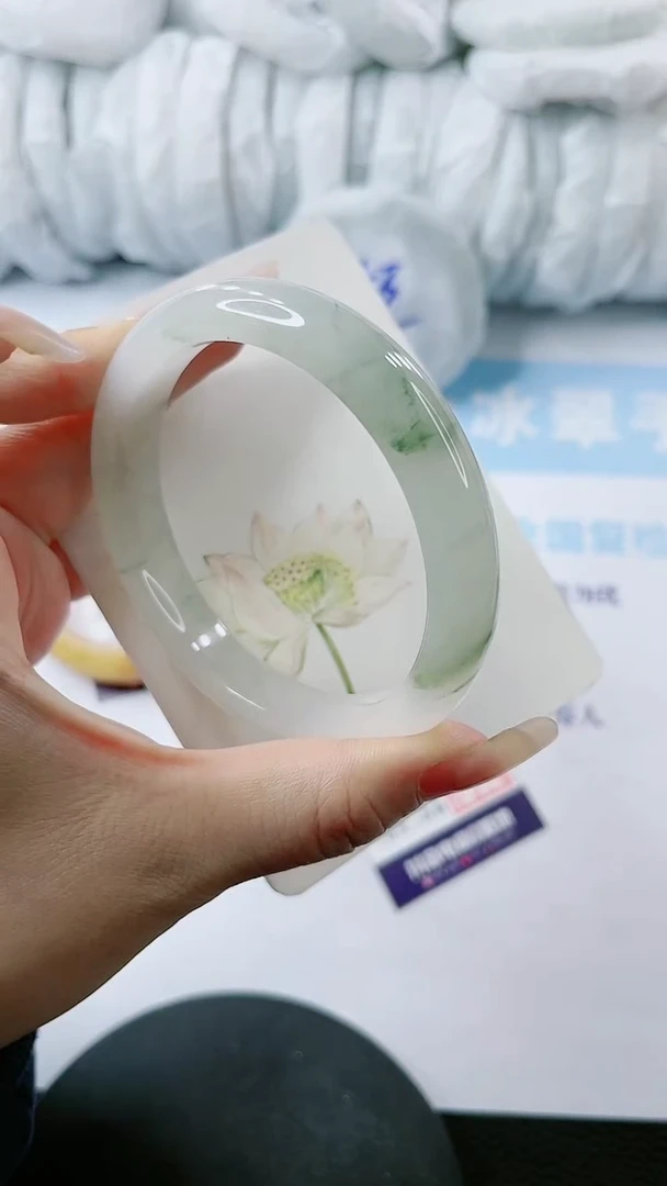 【闪购商品】石英质玉手镯未镶嵌多样性发货V487-62