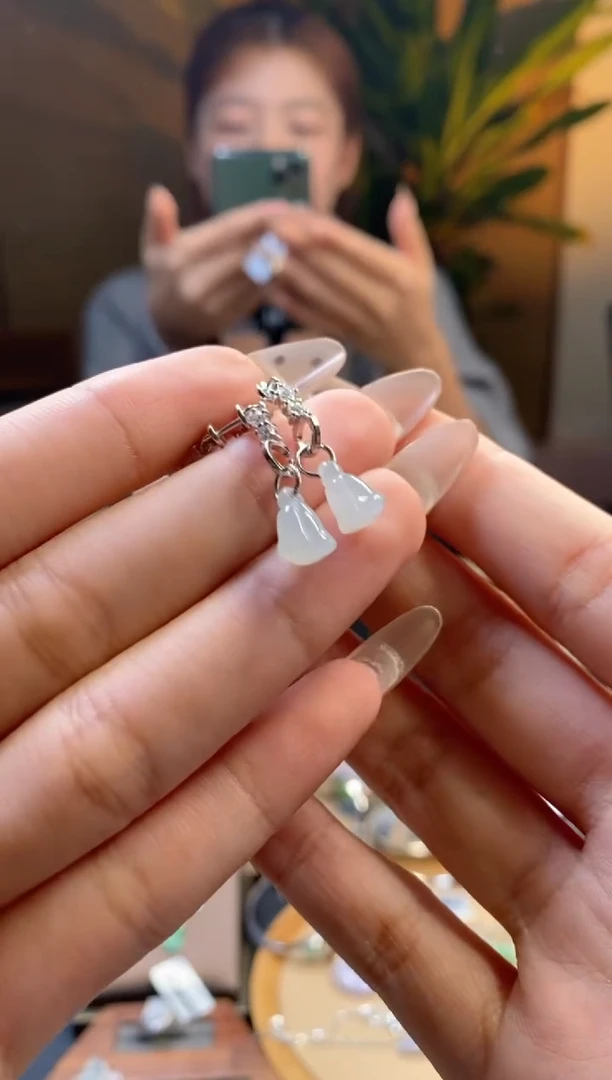 颈饰银S925镶嵌翡翠15801