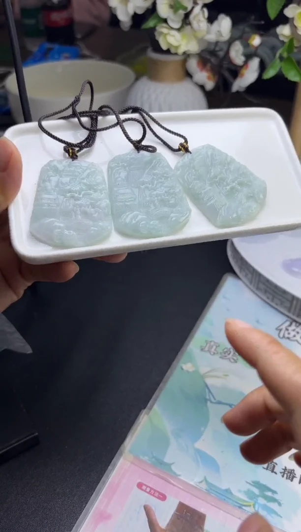 未镶嵌挂件翡翠多样性发一件R703043