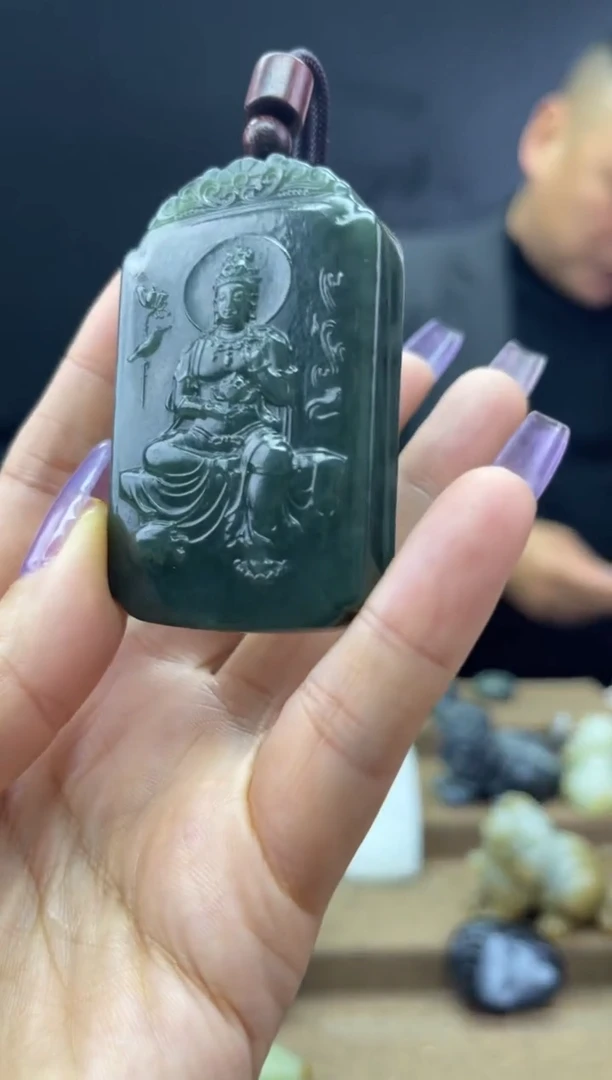 颈饰未镶嵌和田玉1