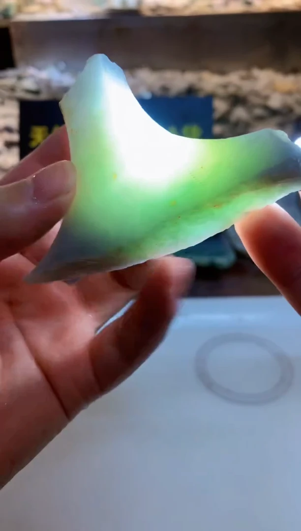 翡翠未镶嵌颈饰0朱0翡翠珠宝192