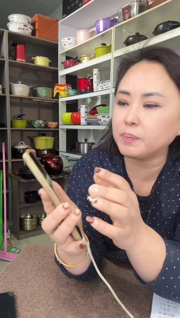 玉***江    随机盆一个