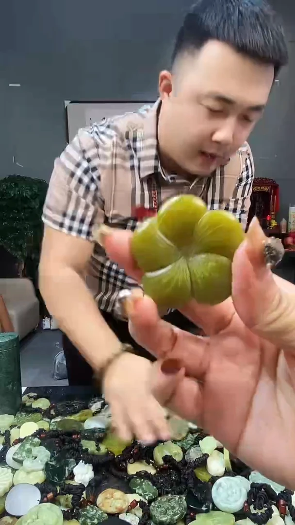 未镶嵌蛇纹石玉其他天然岫玉（多样性发其中之一）