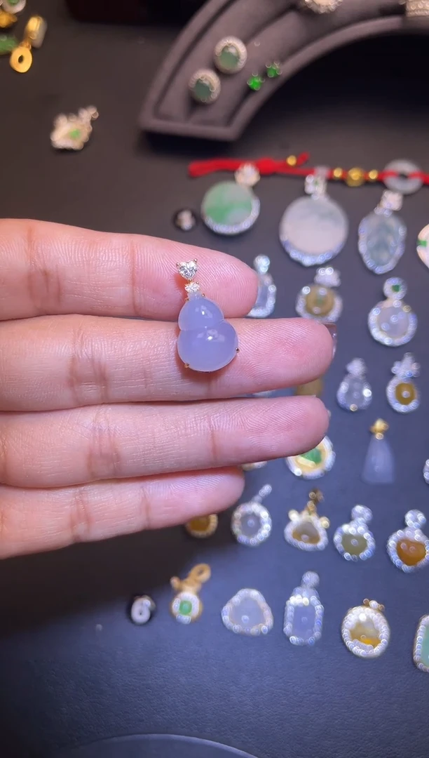 吊坠(不含链)18K金镶嵌翡翠1