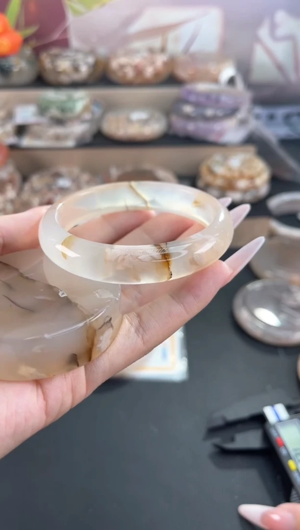 未镶嵌手镯石英质玉55