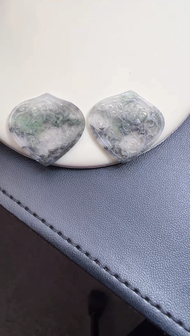 未镶嵌定制翡翠一对