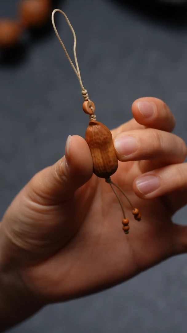 【闪购商品】橄榄核吊坠橄榄核