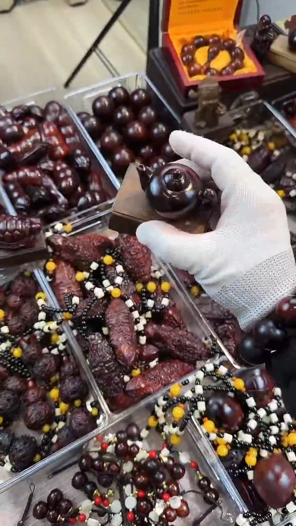 小叶紫檀壶摆件赠底座