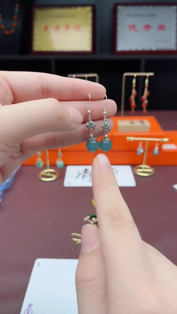 未镶嵌石英质玉（天山翠）耳饰237