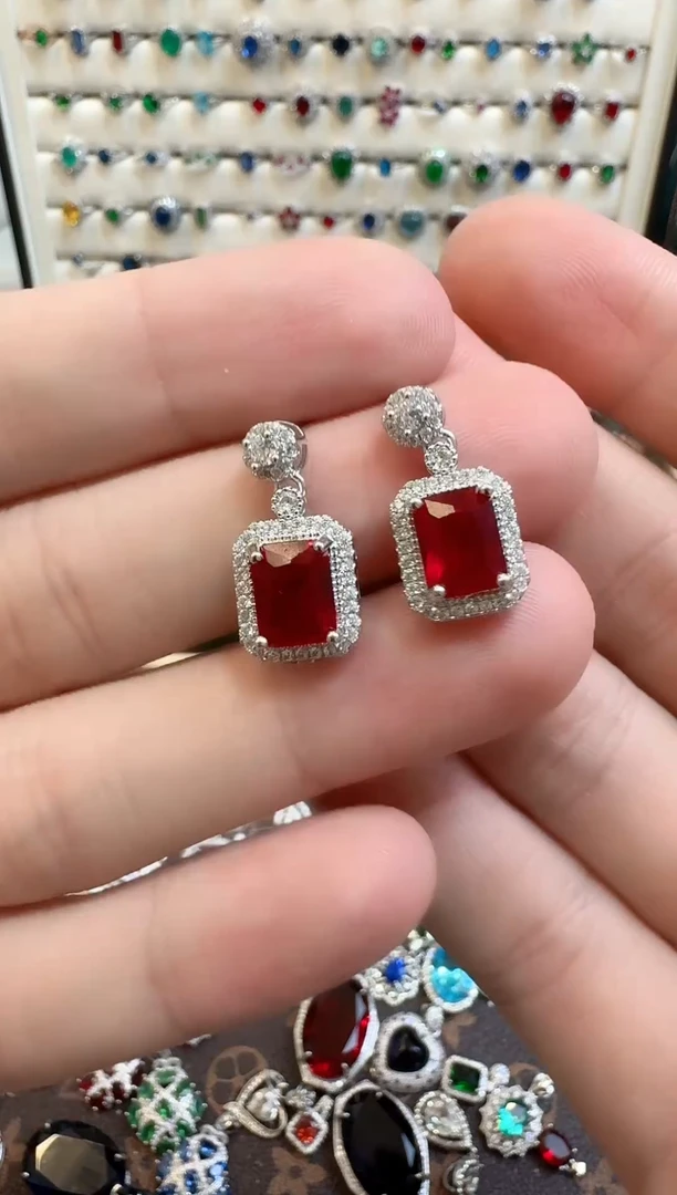 未镶嵌耳饰红宝石红宝石耳饰