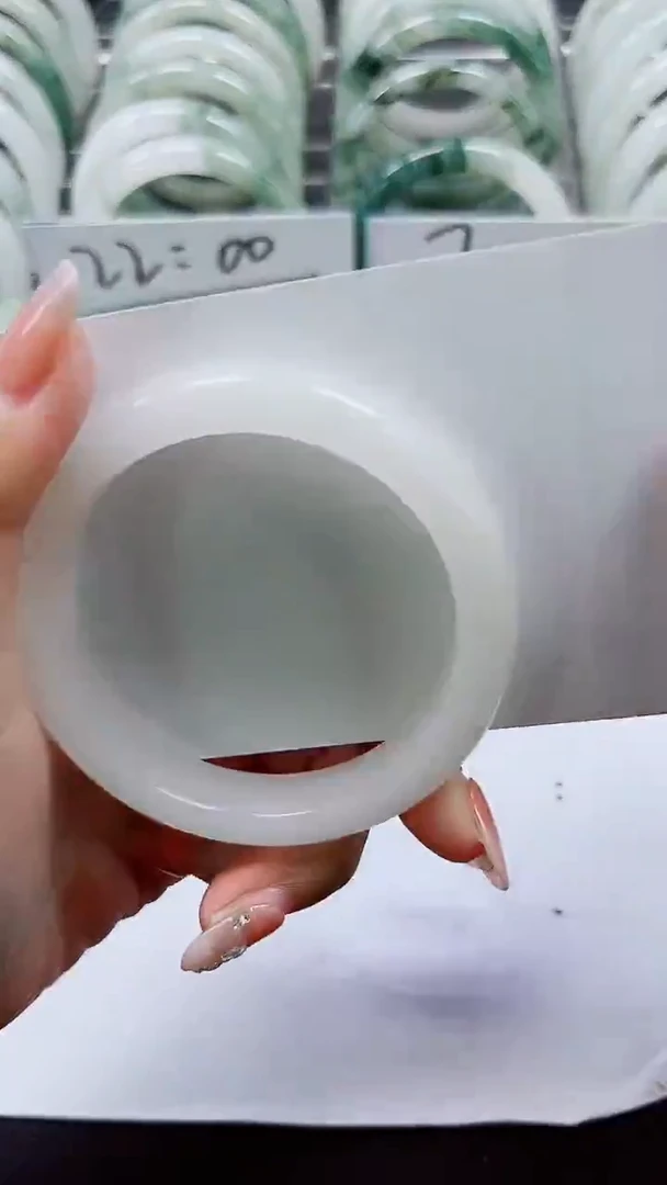 【闪购商品】石英质玉手镯未镶嵌A77-55/56