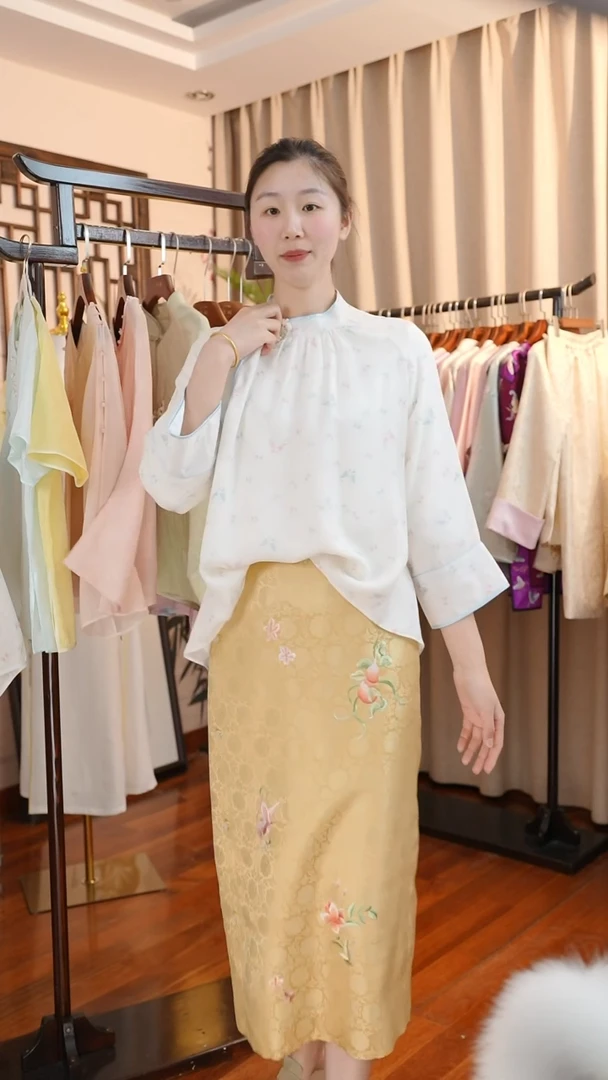 【闪购商品】刺绣真丝非遗苏绣服饰一物一件蝴蝶罗衣