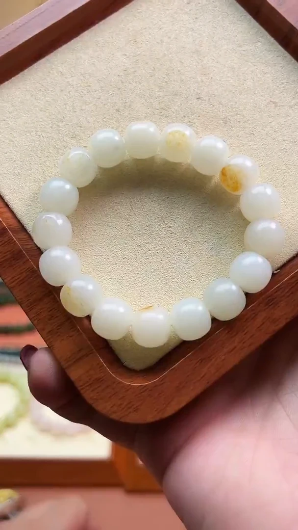未镶嵌手串和田玉用****612mm左右带皮白玉老型单圈