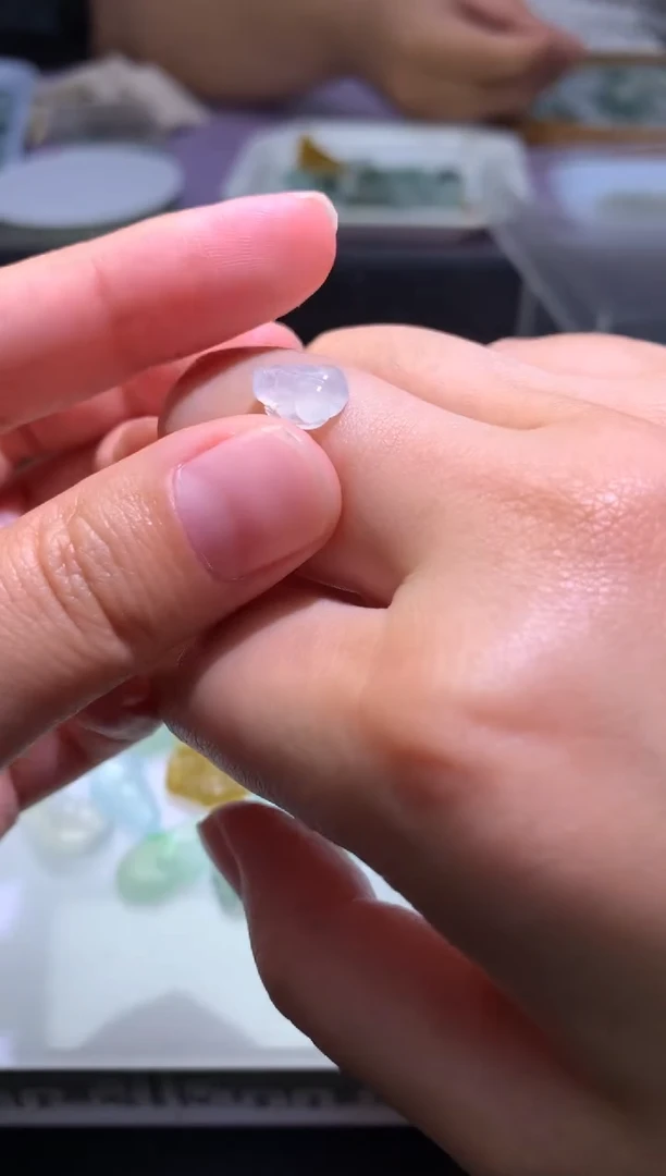 定制翡翠未镶嵌毛货