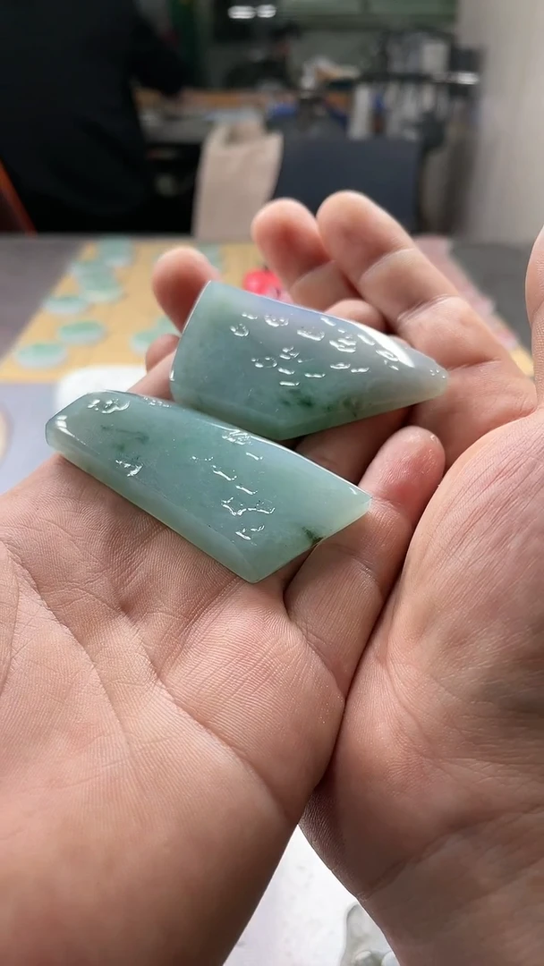 未镶嵌定制翡翠L****? Lucky
