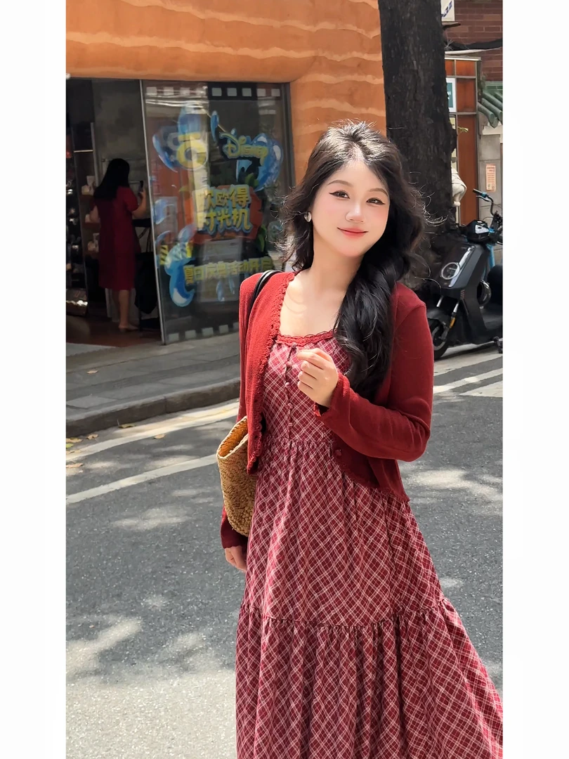 【红绫绯然】秋季温柔法式时尚大码显瘦休闲开衫吊带连衣裙两件套