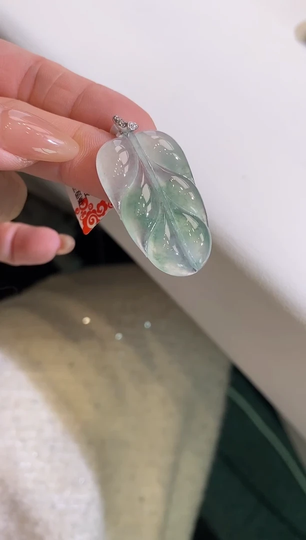 吊坠(不含链)18K金镶嵌翡翠叶子