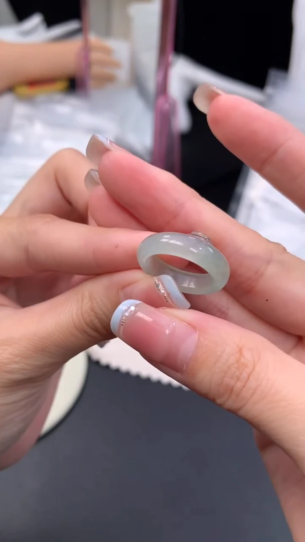 未镶嵌定制翡翠48小时鉴赏期 退货不扣服务费