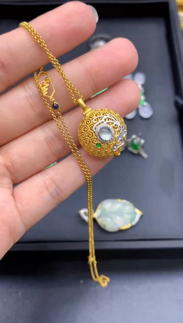 颈饰18K金镶嵌翡翠704-中国好珍宝