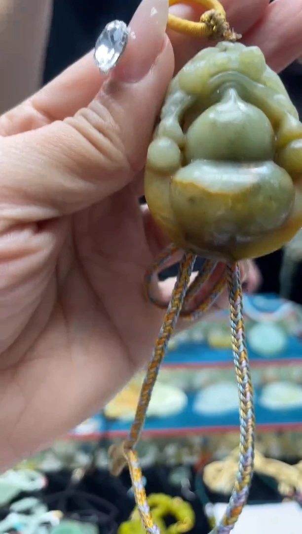 未镶嵌岫玉吊坠·