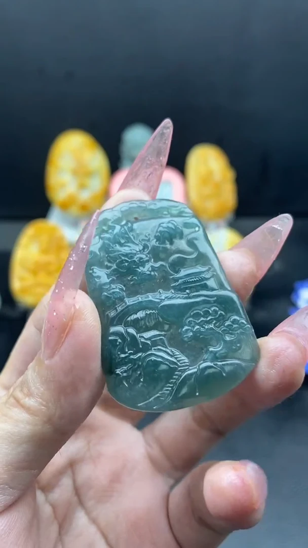 翡翠未镶嵌颈饰挂件