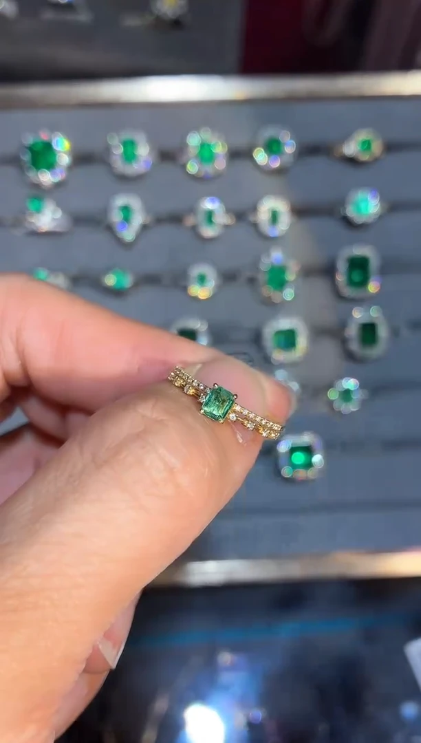 18K金镶嵌戒指祖母绿【闪购】0.35ct/同步展会价