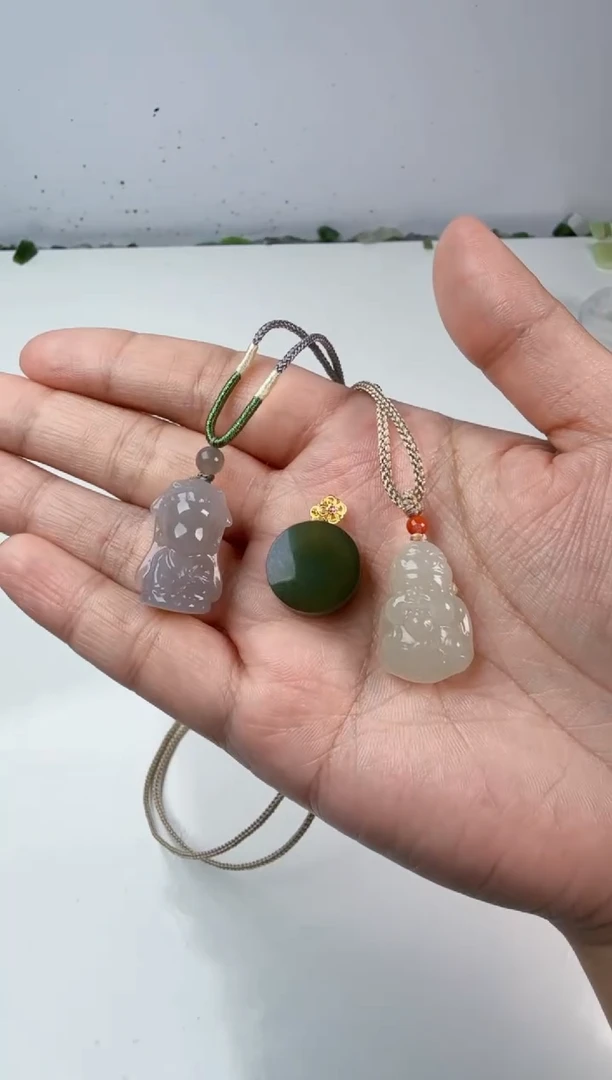 颈饰未镶嵌和田玉听**ら吊坠三个