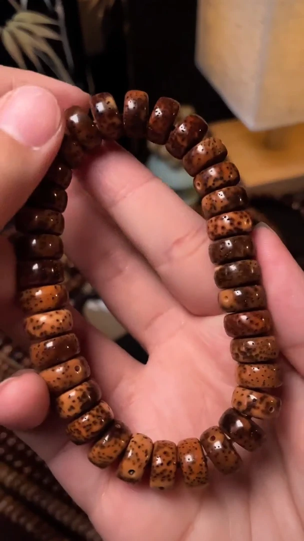 手串星月菩提精工级中珀花皮药片福利款11*6手串（B）