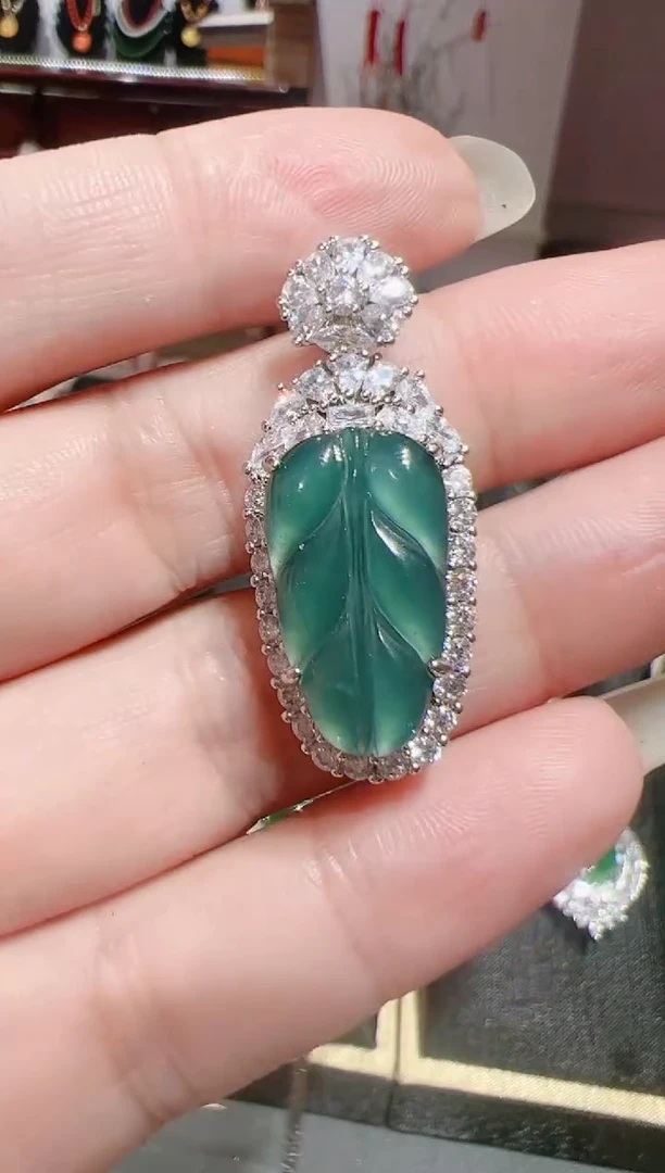 【闪购商品】翡翠颈饰未镶嵌202522553