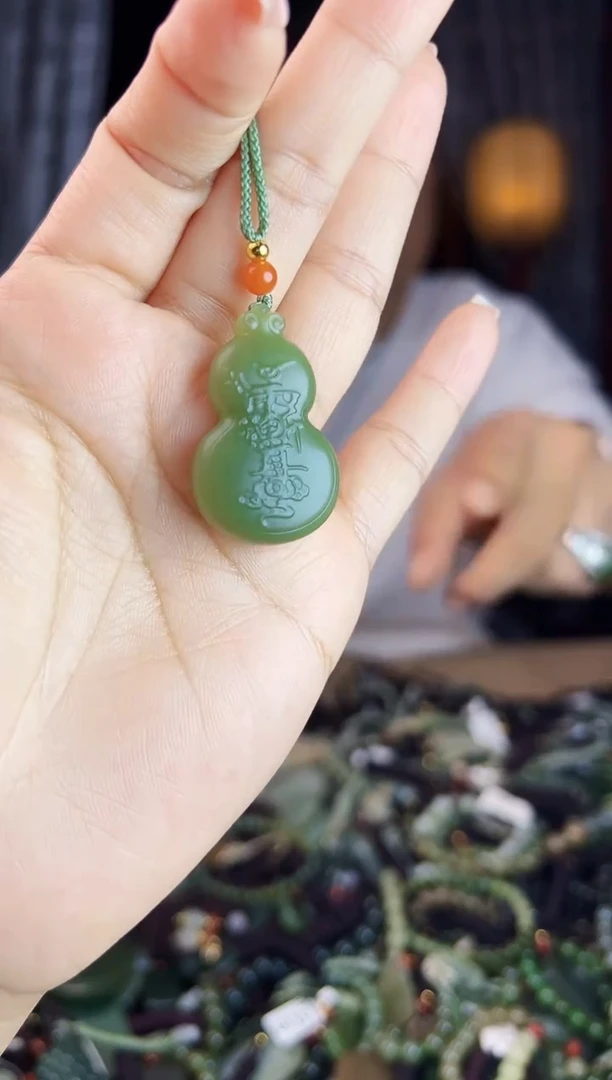 未镶嵌和田玉挂件1