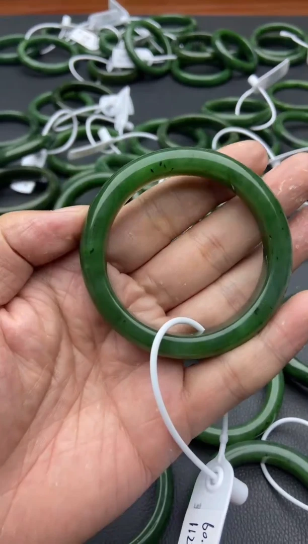 未镶嵌手镯和田玉（碧玉）98-55.5