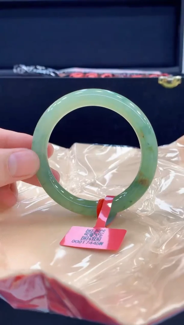 未镶嵌手镯翡翠翡翠手镯