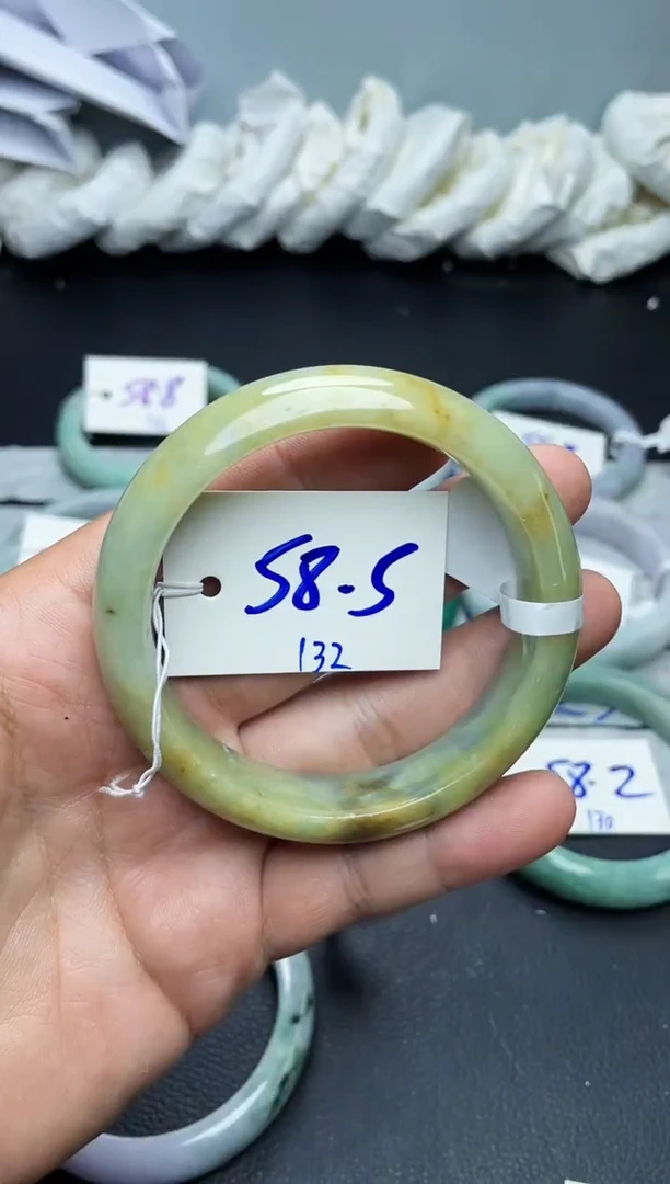 未镶嵌手镯翡翠132