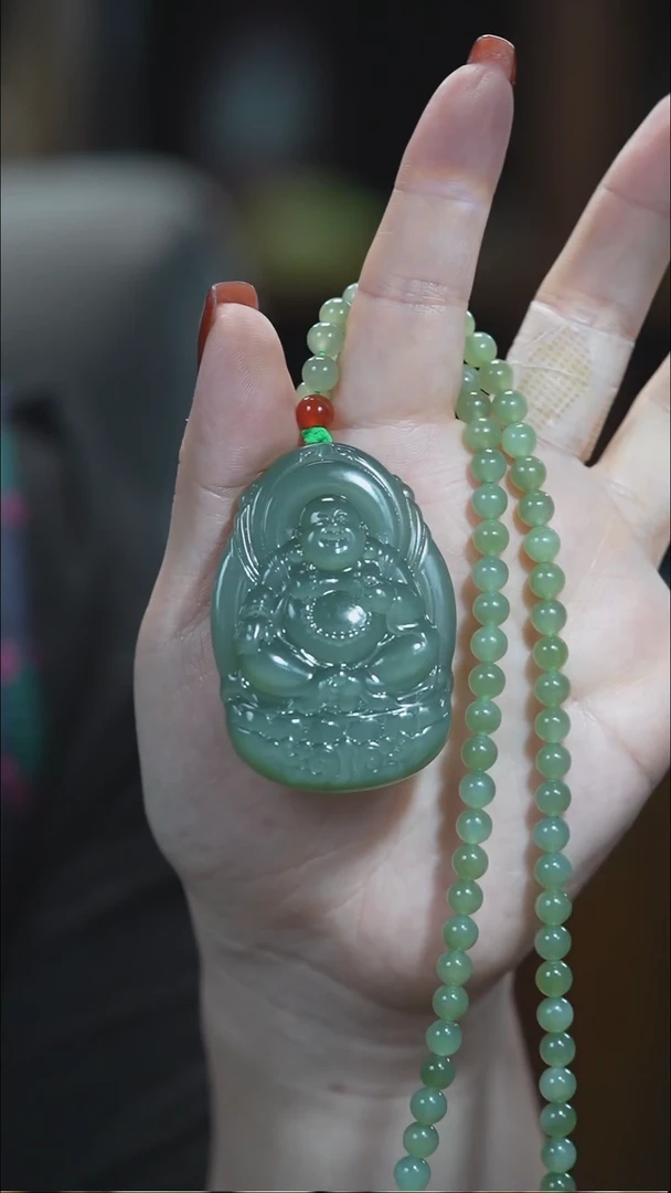 颈饰未镶嵌和田玉（碧玉）佛公