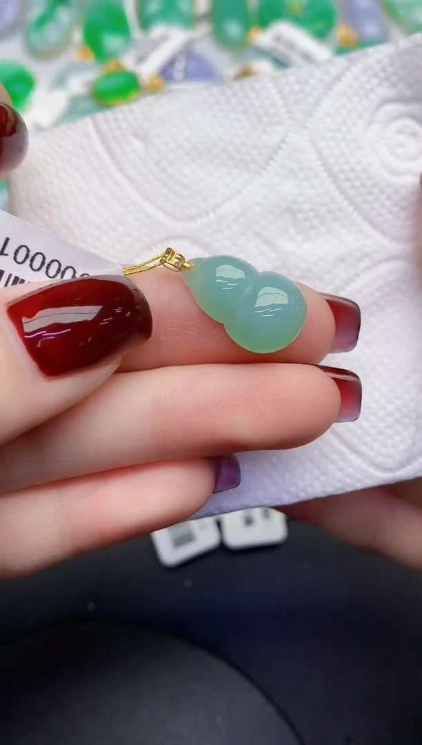 颈饰18K金镶嵌翡翠缅甸天然翡翠A货