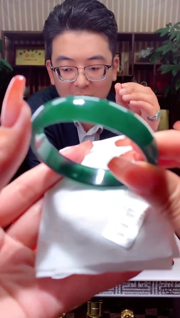 颈饰未镶嵌翡翠天然翡翠（拍一发一）