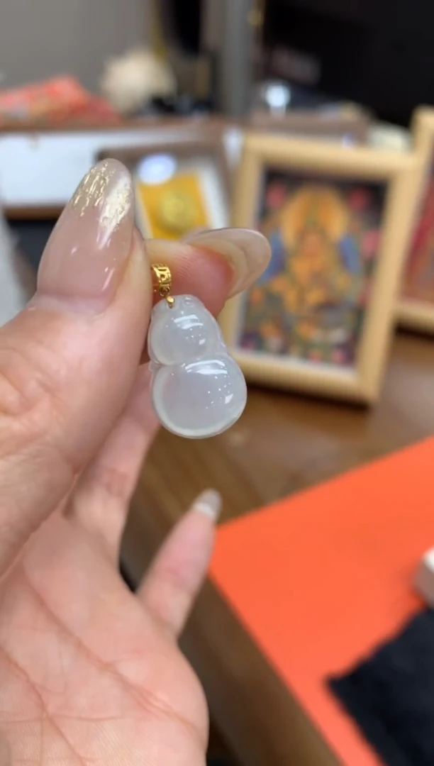 【闪购商品】翡翠颈饰18K金镶嵌葫芦