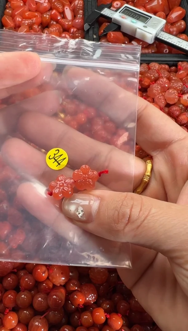 【闪购商品】南红玛瑙颈饰未镶嵌1